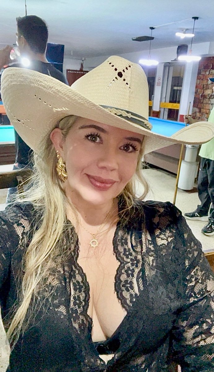🤠 A mi Dios le pido vida 
Lo demás poco me importa… 😌