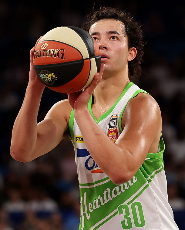 Owen Foxwell at 22 years 5 months is now the youngest player in NBL history to record 12 assists and 3 steals in a 40-minute game.

Former record was by William McDowell-White at 23.

#NBL26