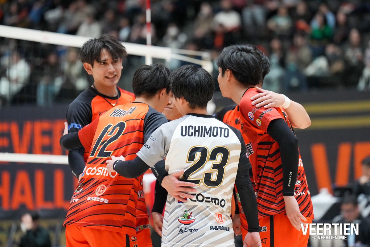 Veertien_VC's tweet photo. 🔥2025-26 V.LEAGUE🔥
🦁ホームゲーム🦁

📅1月18日（日）
📍相好アリーナ四日市
🆚トヨタサンホークス愛知
VOM:中村、工藤
入場者数:1,147人

1️⃣19-25
2️⃣25-18 👑
3️⃣25-17 👑
4️⃣25-17 👑

セットカウント3-1で勝利しました‼️
四日市大会2日間1,100人を超え🙌
たくさんの応援ありがとうございました🦁 https://t.co/EP4X66GtjD