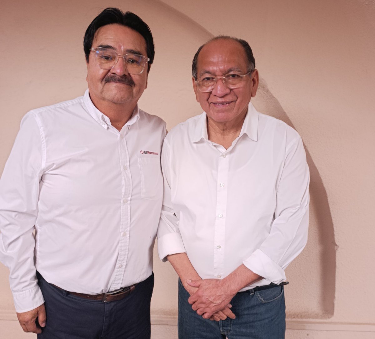 agustingc2012's tweet image. Un gusto saludar a nuestro secretario de Gobernación, @SAMUELAGUILARPA, durante los trabajos del Consejo Estatal de @MorenaPuebla_ 
#ConElPuebloTodo ✊