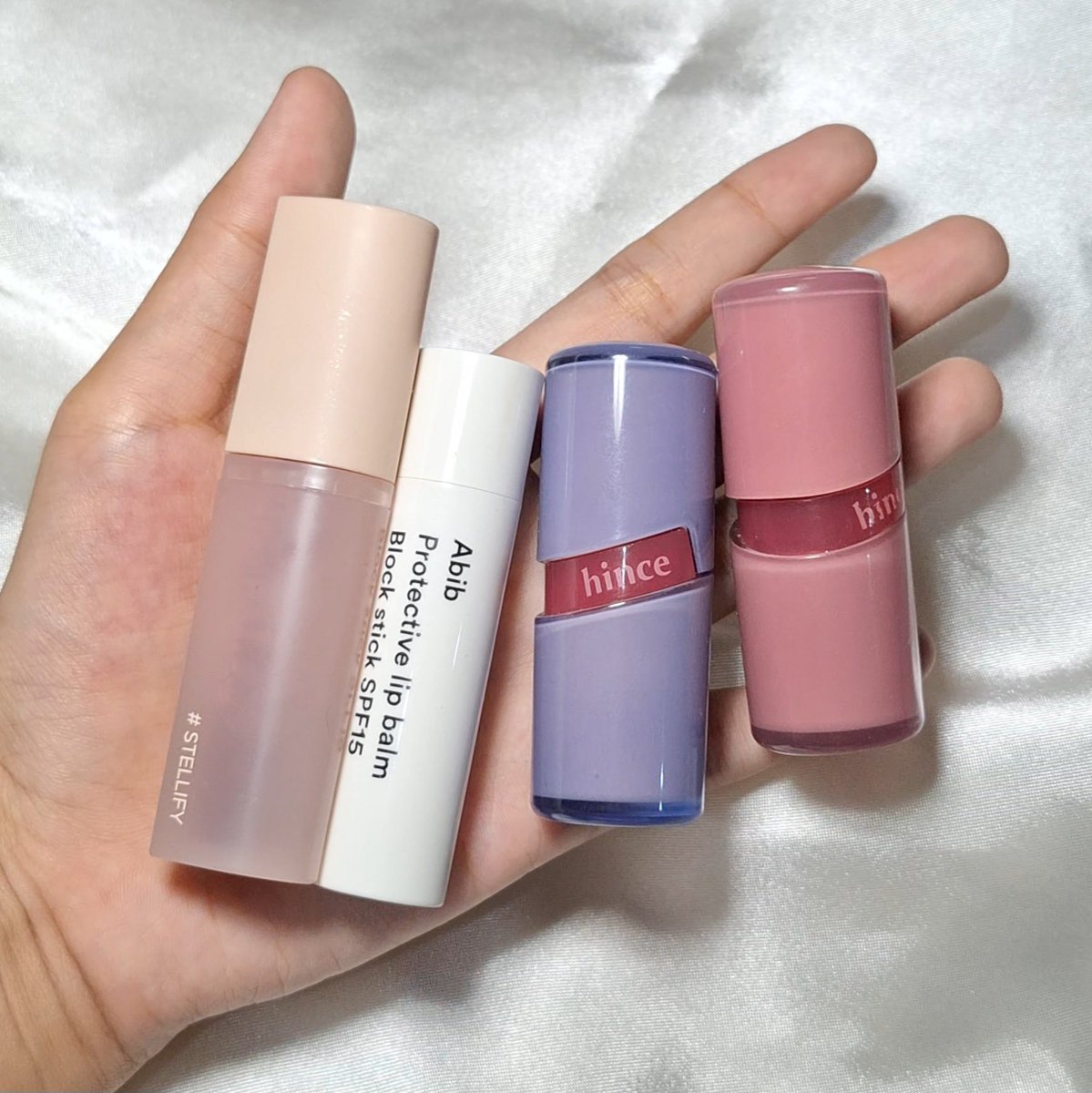 malaeveeci's tweet image. these are my beloved lippies 🤏🏻