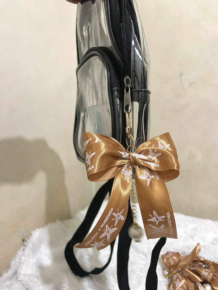 Mintaecolate_'s tweet image. TXT Act: Tomorrow Freebies ✨
📍Kuala Lumpur

✨ Ribbon Keychain ✨

I'll give out randomly on d-day 🥰
See you there moa 🥰

#TXTinKL #ACT_TOMORROW #ACT_TOMORROW_IN_KL