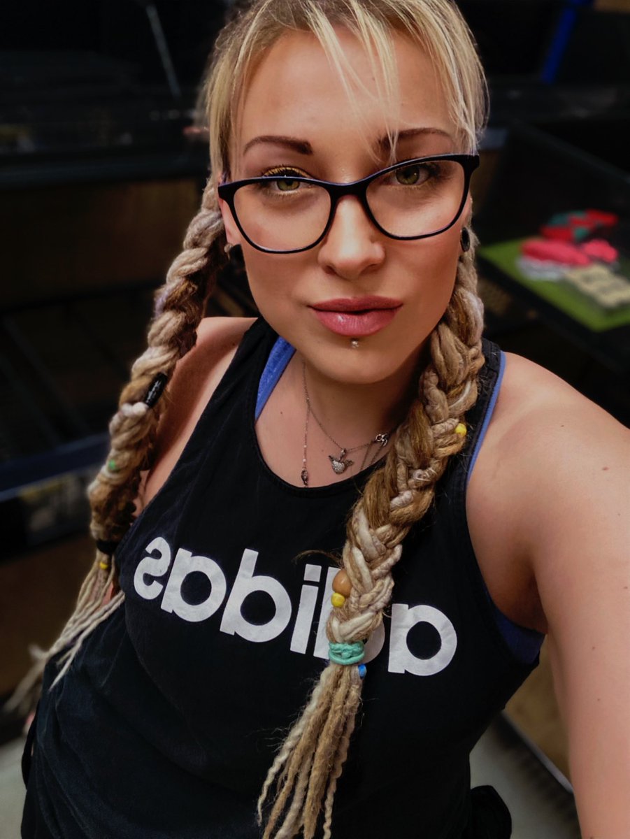 Marika🐙 tweet media