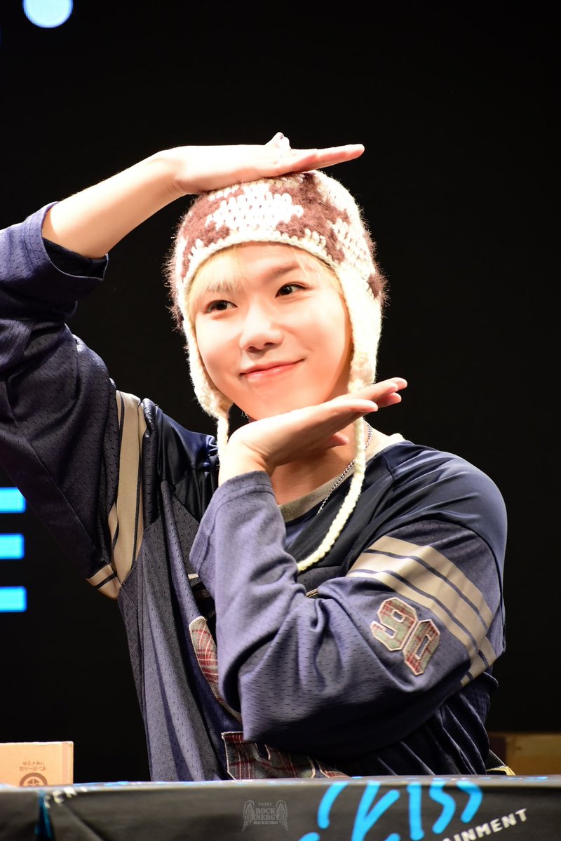 FAVE1 2nd Digital single『森』

2025.12.22 한국식 팬싸🫶💚

#FAVE1  #페이브원 #록현 #김록현  #Rockhyeon #RockHyun #金绿贤 #ロッキョン #ロクヒョン #ROCKCHA #록차

<a href="/gusdl210/">록현</a> 
<a href="/FAVE1_official/">FAVE1</a> 

 #森  #明日