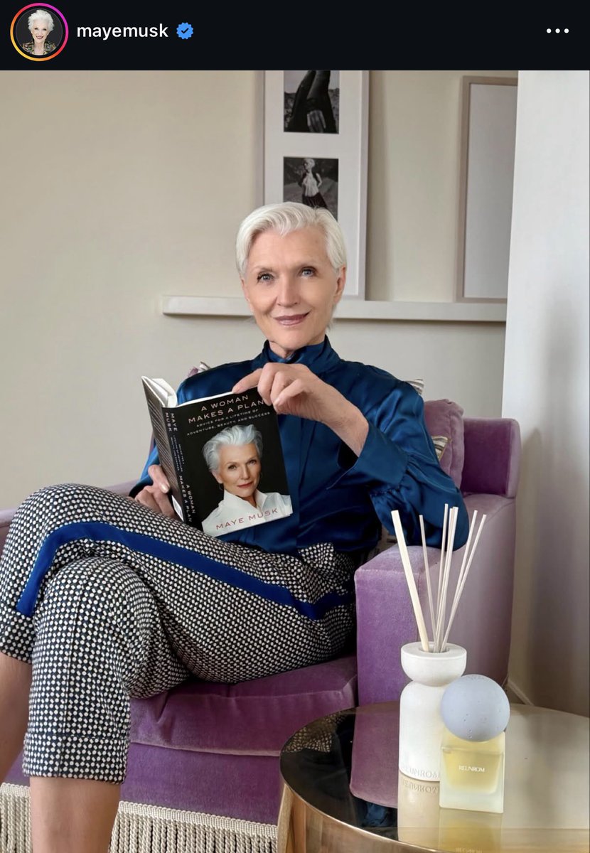 iconnnz's tweet image. ห๊าาา เดี๋ยวนะะะะ ไถฟีดเจอรูปแม่ elon musk แล้วเตะตาสิ่งนี้ มึง ครอบครัวที่รวยสุดในโลกใช้แบรนด์รื่นรมย์ แบรนด์เครื่องหอมไทยอะ เริ่ดมากกกก มีอะไรที่ชั้นกับบ้านคนรวยใช้เหมือนกันแล้ว 55555 แต่หอมจริงๆๆๆๆๆๆ