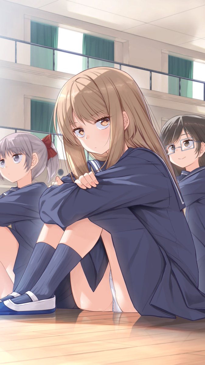 「…? ちゃんと前向いてなさいよ」 