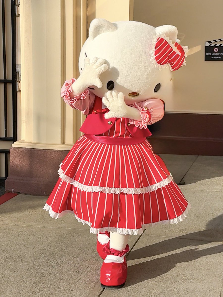 まぶしいー！☀️ #USJ #USJファン #ハローキティ #HelloKitty