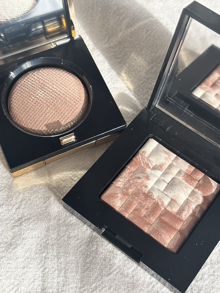 nemonohashi_'s tweet image. #購入品
#BOBBIBROWN

ずっと欲しかったシャドウとハイライト💫
本当にずっと欲しくて迷ってたからついに手に入れた感✨！大切にたくさん使う🫣💖