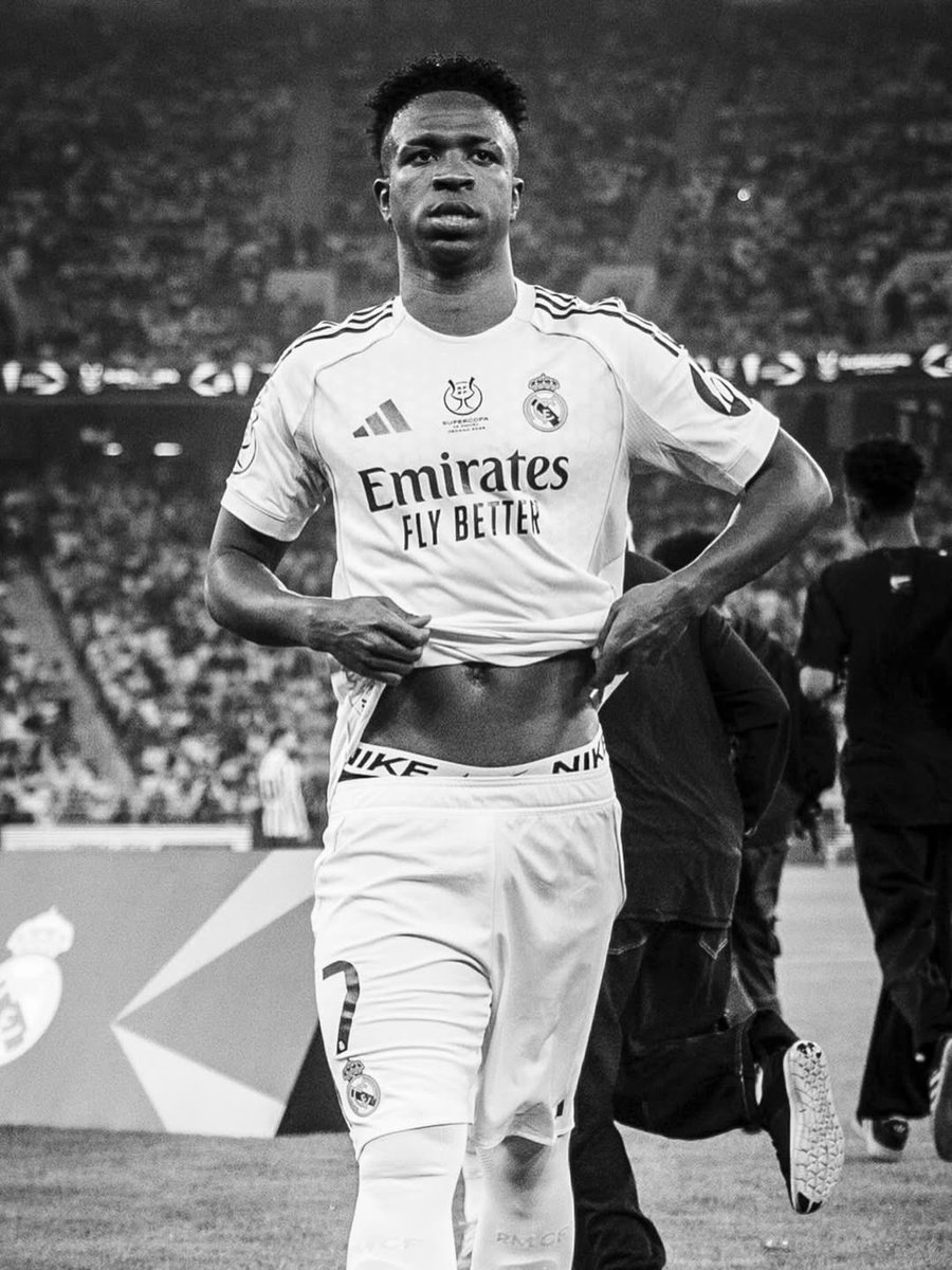 RkFutbol's tweet image. Vini Jr situation is a mess 

He is now hated in every single stadium in Spain, including his own.

He is not very much loved in Brazil either with parts of the fanbase there are frustrated with him for his performances.

He probably doesn't feel safe anywhere