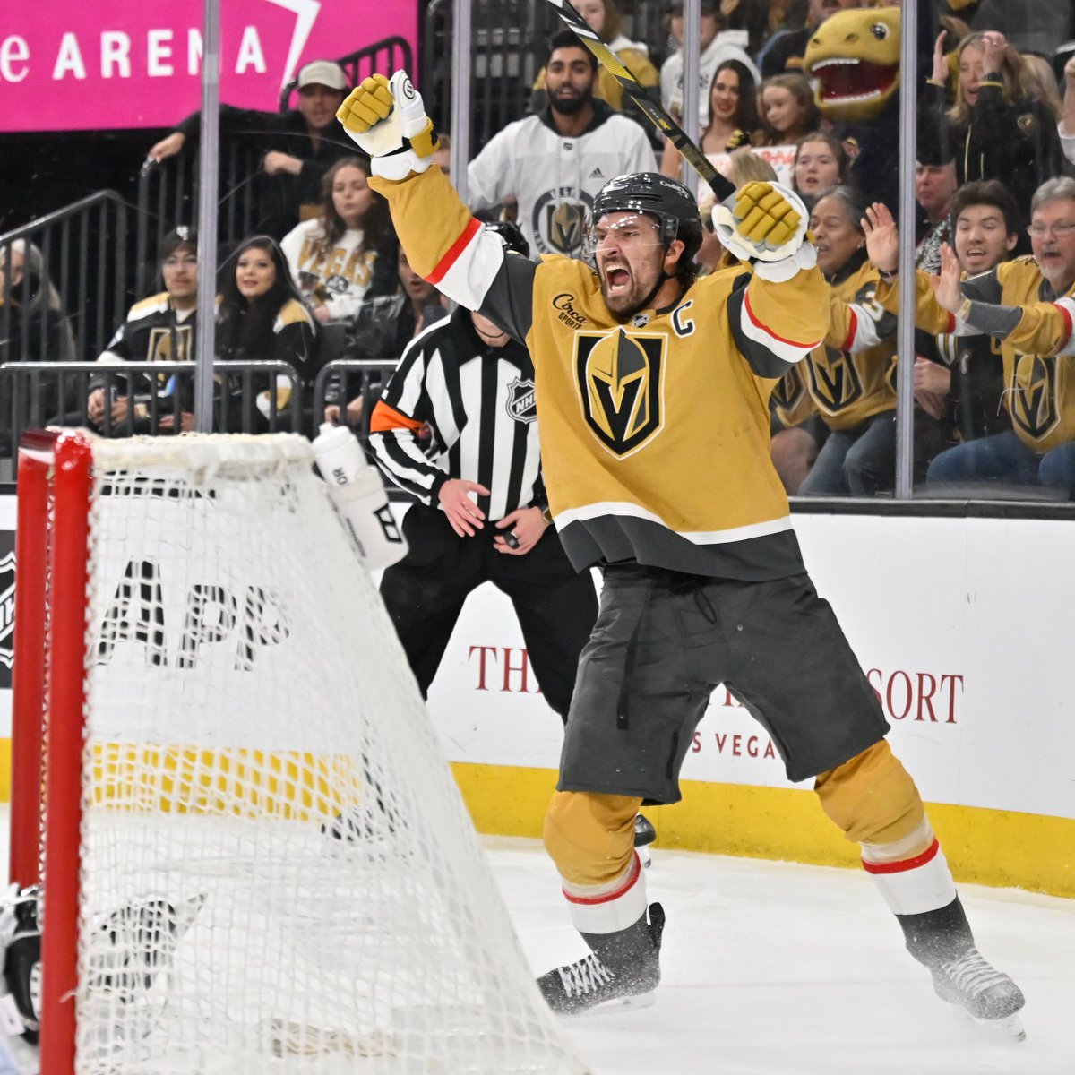 GoldenKnights's tweet image. Expressive Mark Stone has now turned into the Manitoba Maniac 🥶