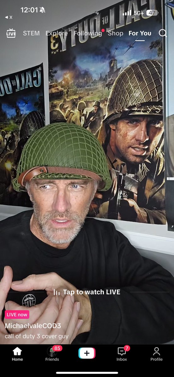 Cade_Onder's tweet image. my favorite guy is the cover art model for Call of Duty 3. 

He goes on TikTok Live and is like “yeah I was on the cover of Call of Duty 3!” and people give him money

legend