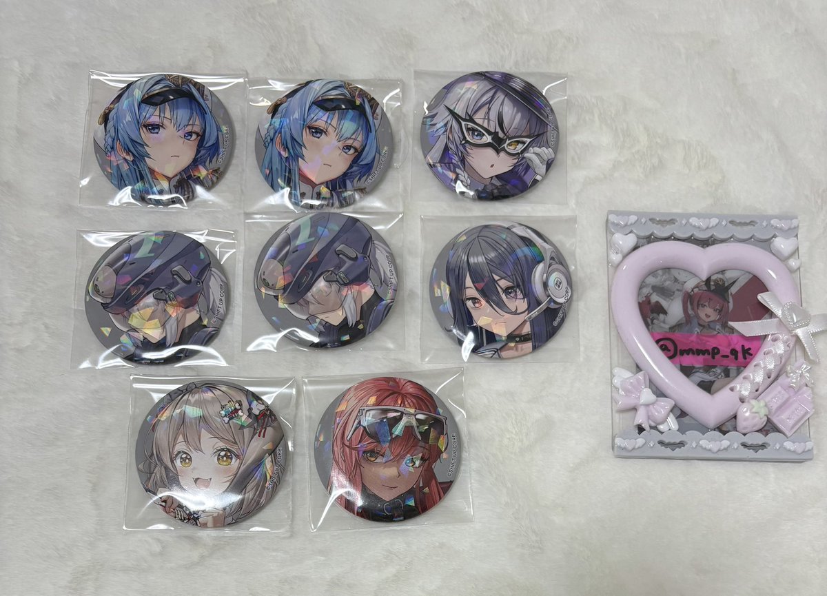 交換・譲渡】 勝利の女神nikke ニケ展 キャラバッジコレクション B 缶