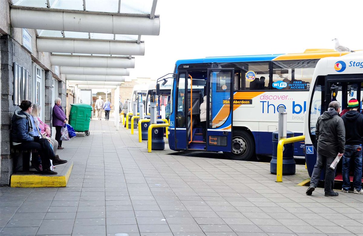 ⭕ #ہرات: بین الاقوامی نمبر پلیٹس کی تقسیم شروع

ہرات کے ٹریفک حکام نے بتایا کہ ہرات اور ایران کے درمیان چلنے والی بسیں، ٹیکسی اور مال بردار گاڑیوں کے لیے بین الاقوامی نمبر پلیٹس کی تقسیم شروع ہو گئی ہے۔ 🚍🚖🚚

اب یہ گاڑیاں ایران میں آزادانہ آمد و رفت کر سکیں گی۔

یہ پہلا موقع