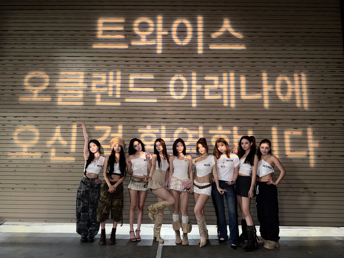 JYPETWICE's tweet image. TWICE &amp;lt;THIS IS FOR&amp;gt; WORLD TOUR IN OAKLAND - Day 1

OAKLAND, what an amazing first night! 
See you tomorrow 🫶🏻

#TWICE #트와이스 #THISISFOR
#TWICE_THISISFOR_WORLD_TOUR
#TWICE_THISISFOR_WORLD_TOUR_IN_OAKLAND