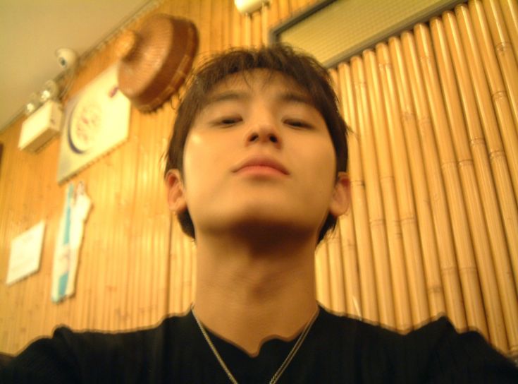Jeonghan tweet media