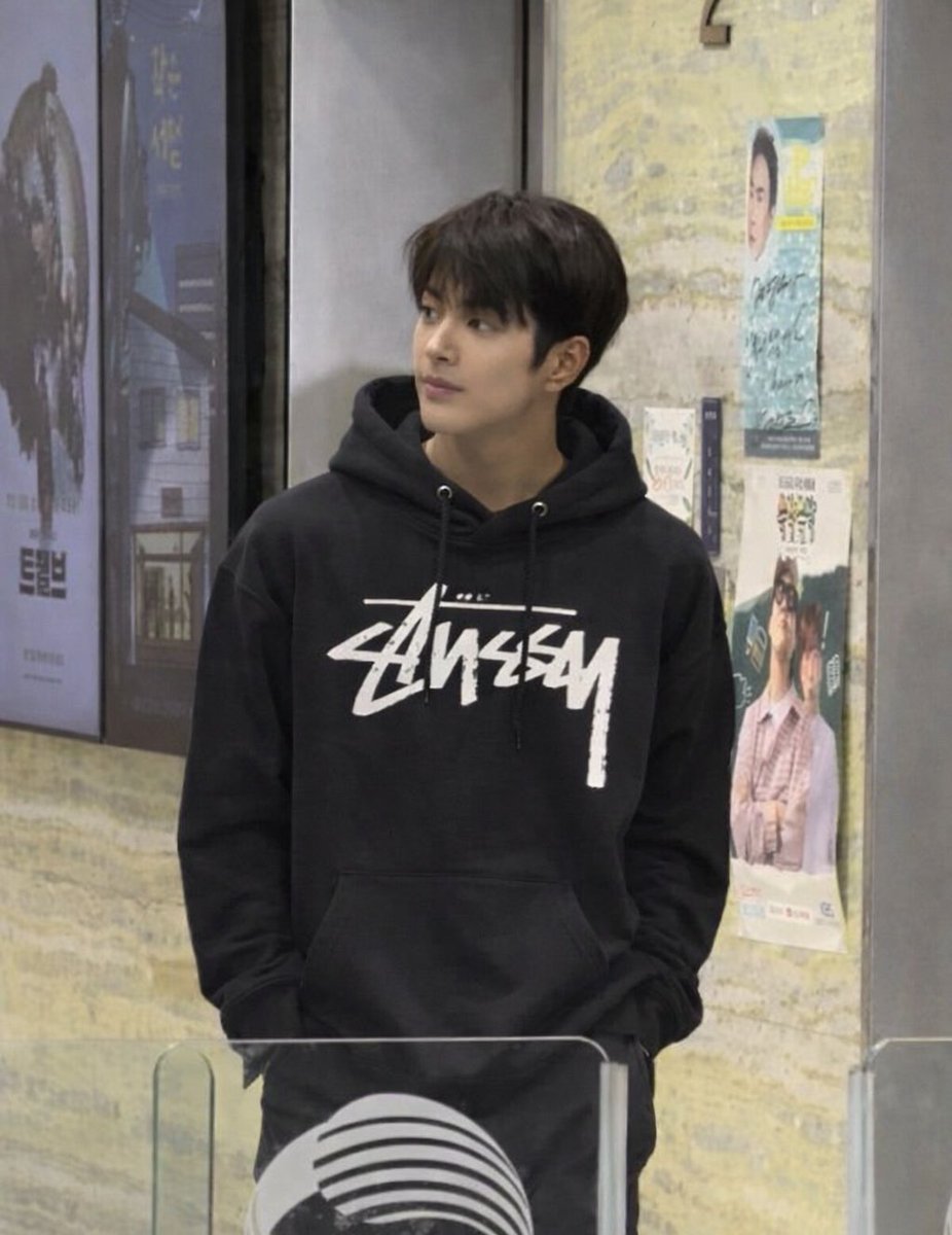 ummmm_ma_'s tweet image. 껀사연애 뚝딱..

여친 마중 나가는 그런거….
상상력 부족 ㅈㅅ