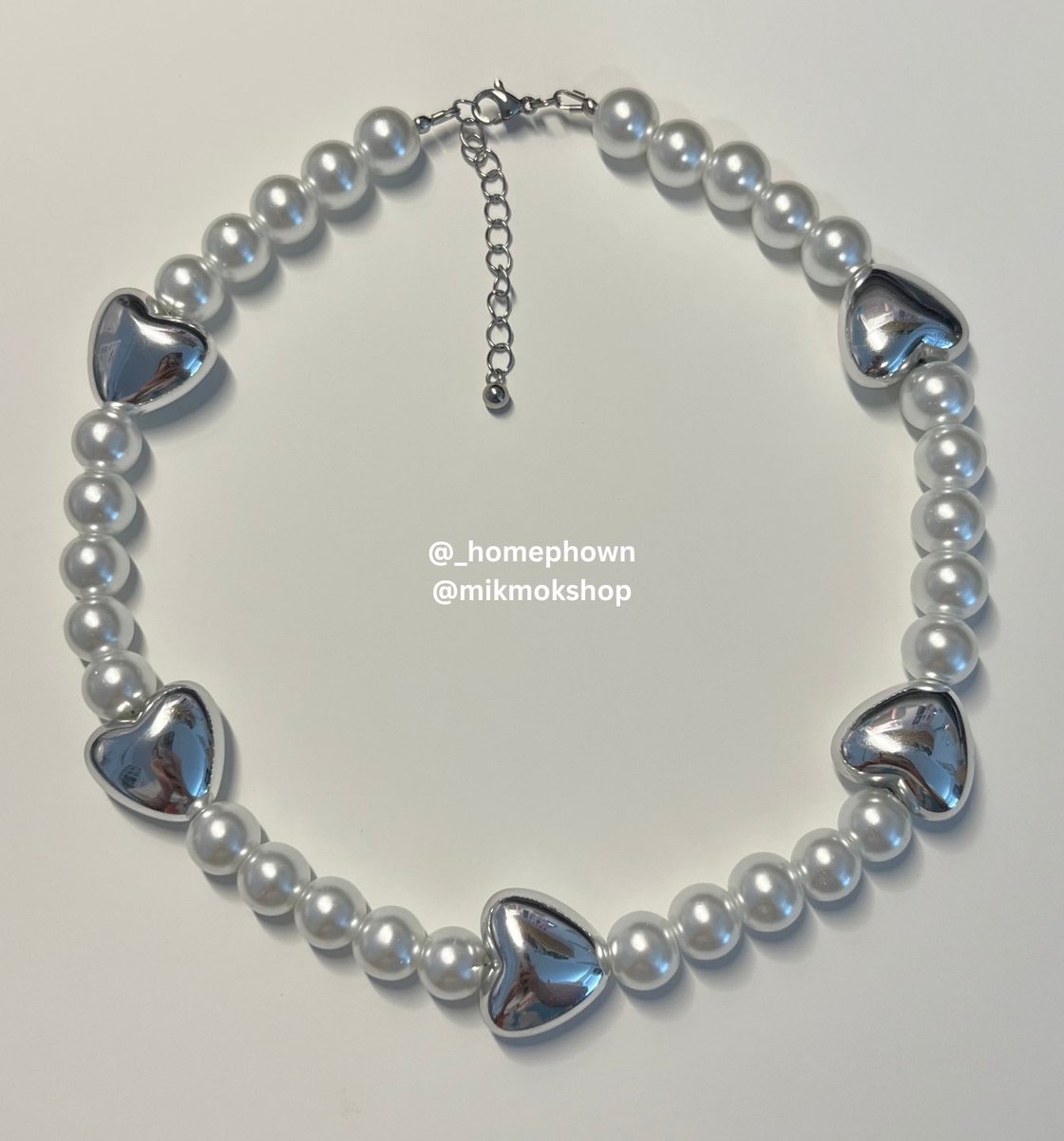_homephown's tweet image. josh in the bubble heart pearls tonight!