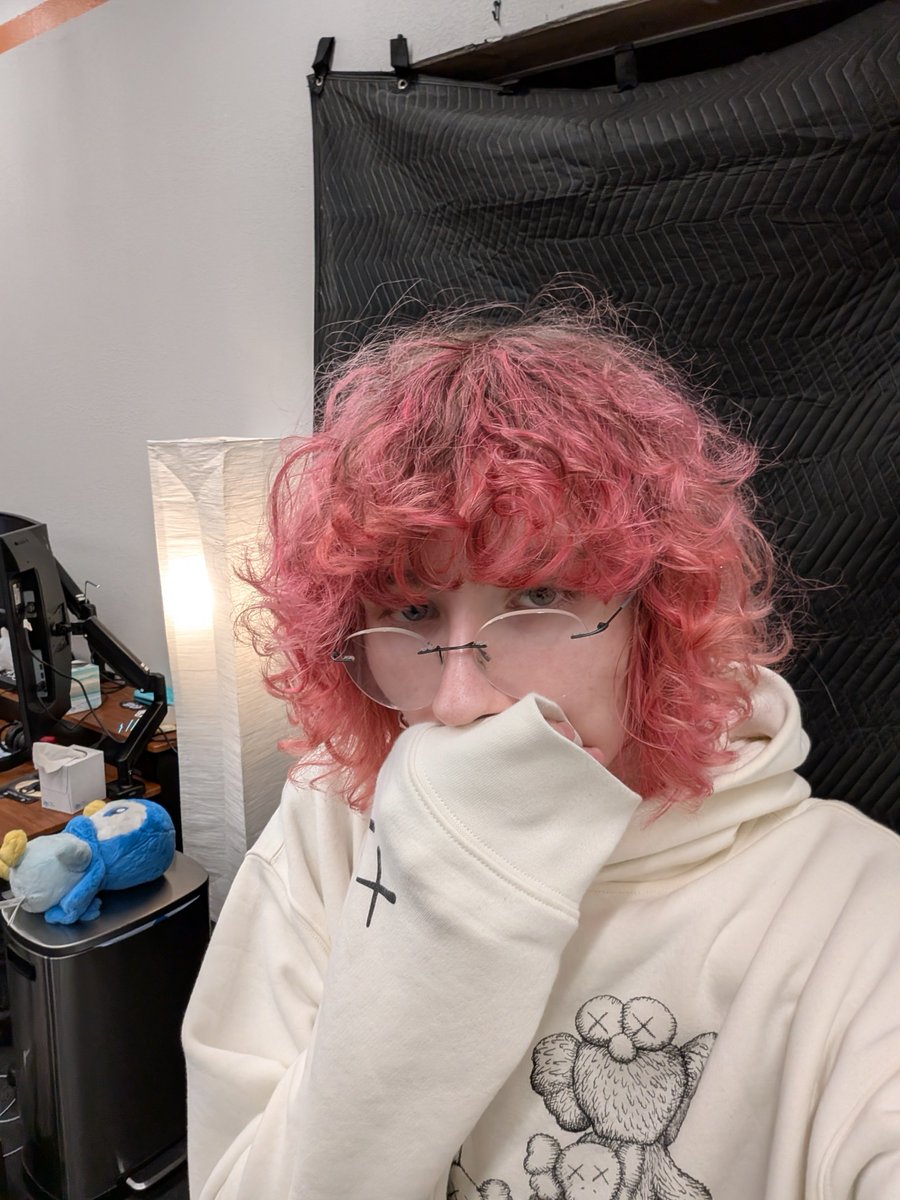 vmfunc's tweet image. new hair btw