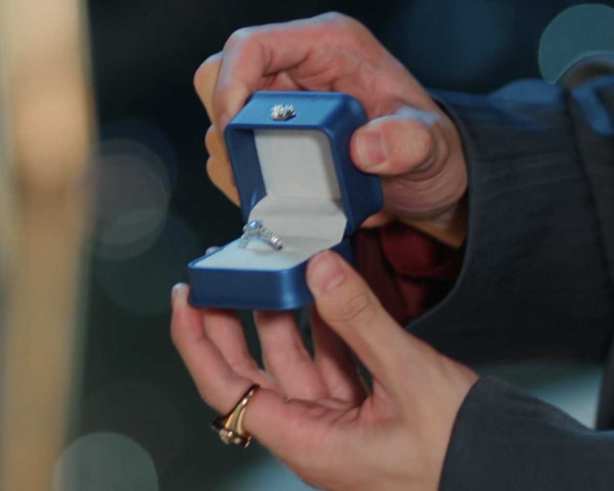 sgsupatt2's tweet image. แล้วทำไมฉันถึงมีกล่องแหวนคุณธีร์5555555555555555555
 #MeAndTheeSeriesFinalEP