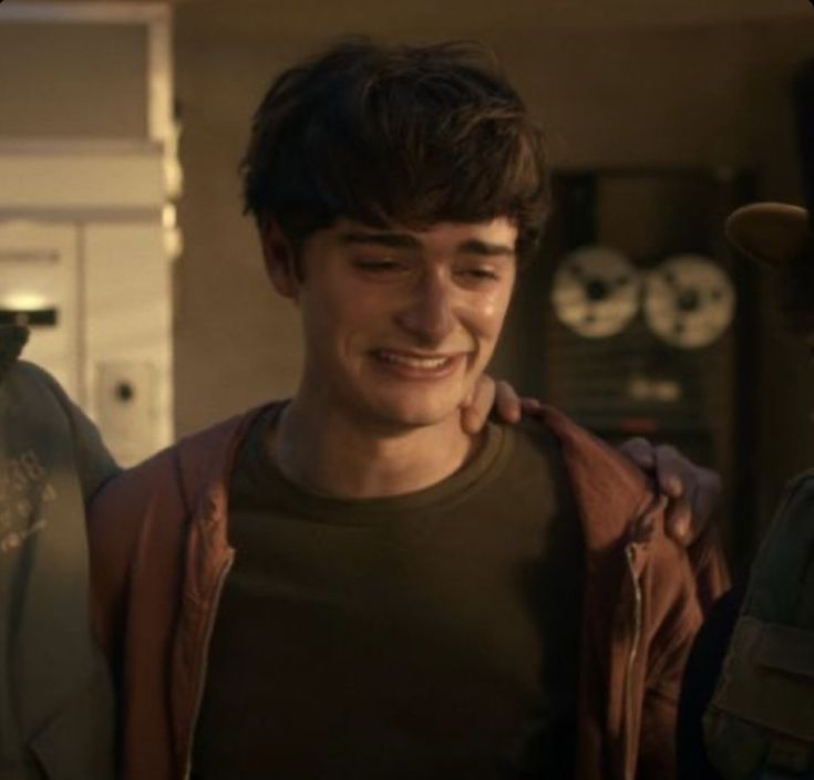 dailyschnapp's tweet image. In the latest episode of snl, there was a skit mocking will byers' coming out scene, a 16 year old boy in the 80s feeling like he has to come out so his sexuality won't be used against him. This was a hard scene for Noah to film but is now being mocked by grown men. Get a life.