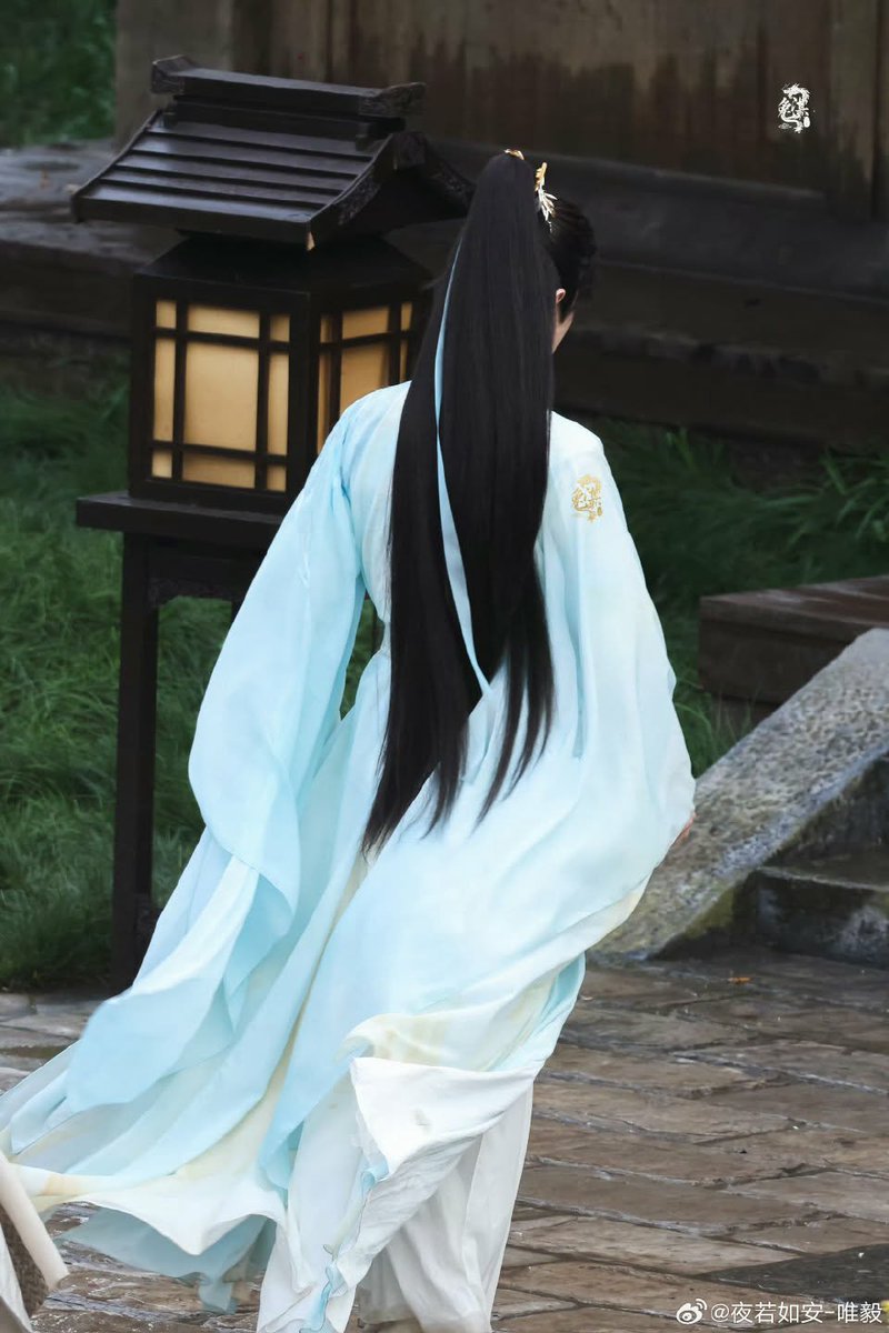 TomoLuvLight's tweet image. รูปที่สวยที่สุดในใจคือรูปด้านหลังและด้านข้างของ #เฉิงอี้ แปลกมั้ยไม่แปลกเนอะ มันเป็นรูปที่เราชอบมาก มันมีเสน่ห์มาก ยิ่งใส่ชุดจีนโบราณผ้าพลิวๆคือที่สุดในใจรองลงมาคือตัวละครป่วยหรือบาดเจ็บนั่นก็สวย