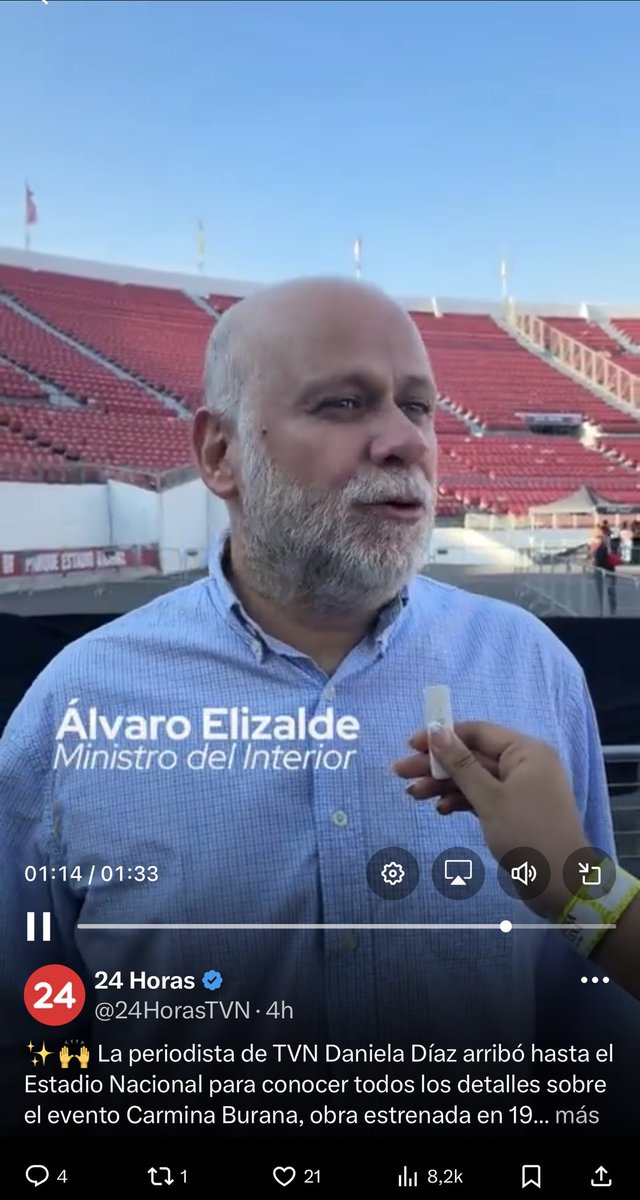 Mientras el sur se quemaba en la tarde, el chapo Elizalde mirando Carmina Burana, en vez de estar coordinando el apoyo del Estado andaba disfrutando un concierto. Que indolencia #Gobiernodeinutiles #IncendiosForestales Penco #lirquén