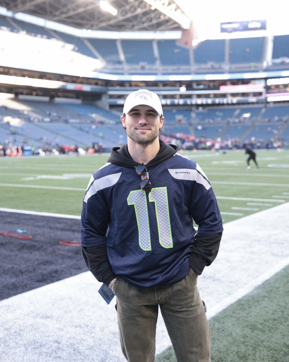 SeahawksCanada's tweet photo. Our good luck charm. 😌 https://t.co/0sNkAkUcTt