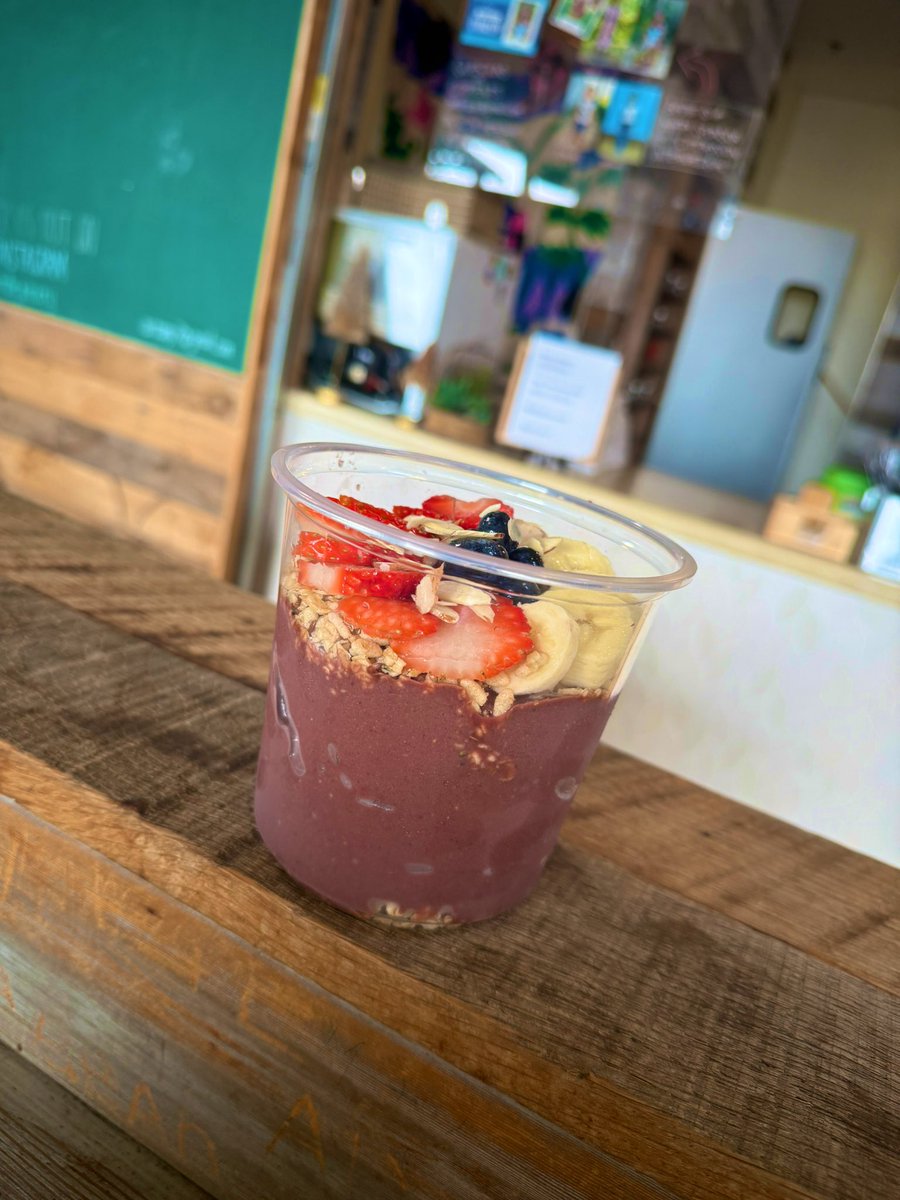 CottonRaining's tweet photo. 南カリフォルニア住んでるとカジノ行って小銭稼いで激うまアサイーボール食って友達とビーチいって夕陽みれます。 https://t.co/cOhbEUyEYR