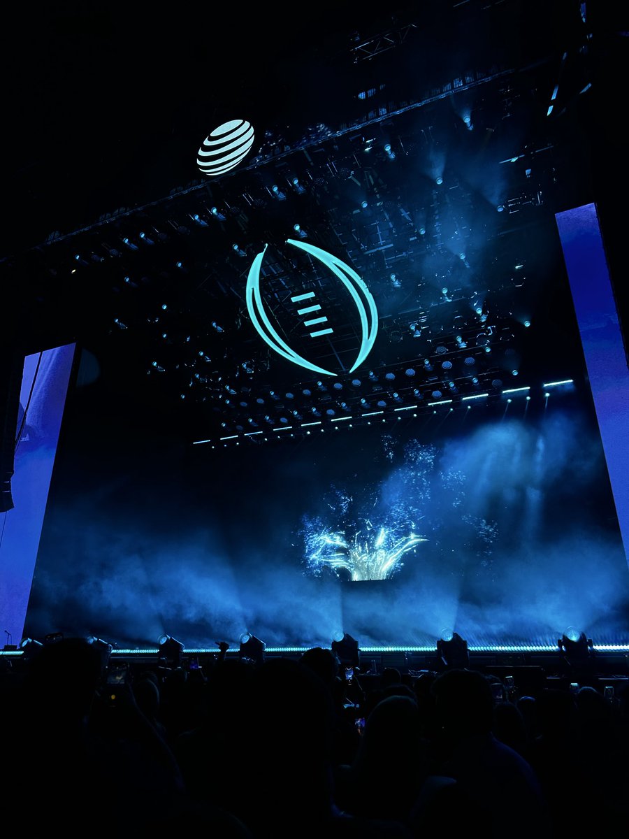 Seeing <a href="/CalvinHarris/">Calvin Harris</a> live at CFP is a core memory 🏈🏆