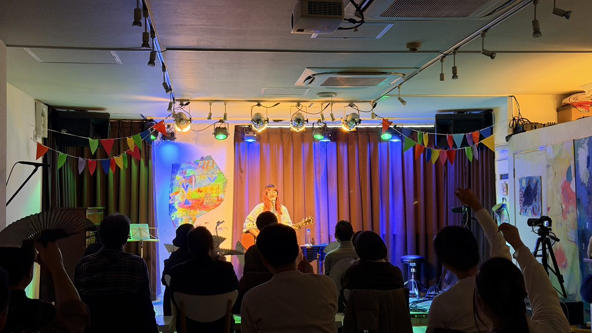 ari__chan's tweet photo. 2026.1.18 歌う魚「お茶会ワンマンライブ」無事に終わりました🎸来てくれたみなさんありがとうございました🙌久々やからこその楽しさがある！やりたい曲16曲歌えました☺️アットホームなこのワンマン大好き！また会えたらいいな♡マイペースですがよろしくね！楽しかったなー！🥺MCでお知らせしましたが https://t.co/3YyeR5g3st