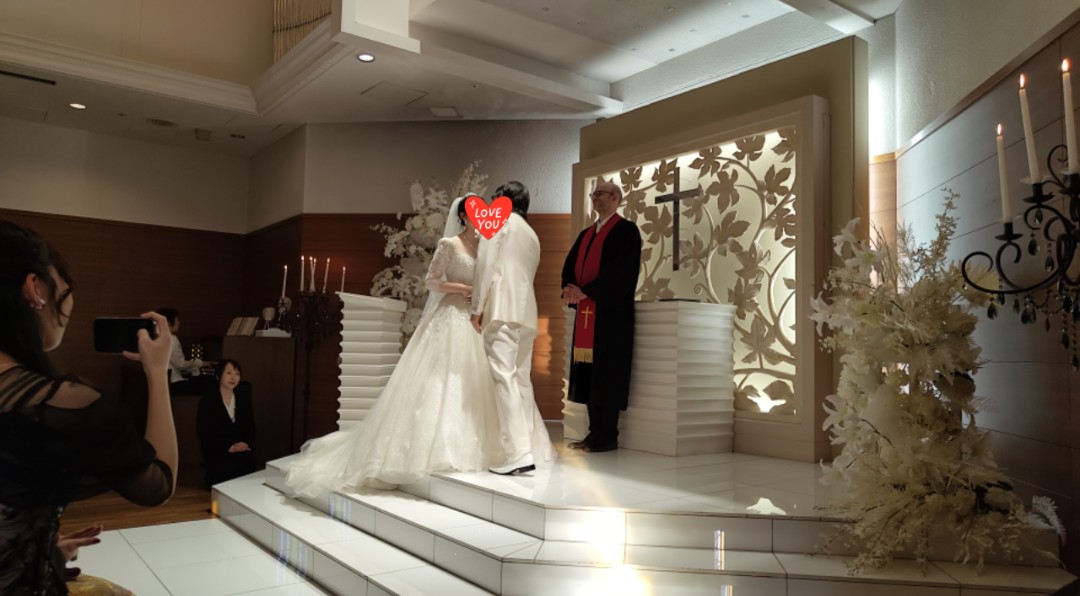 Japaspi_tv's tweet photo. 息子よ…感動をありがとう
幸せになれよ

でもな…
いつからキリスト教になったんだ…
アーメンw🥂 https://t.co/tbQD1tbM2p