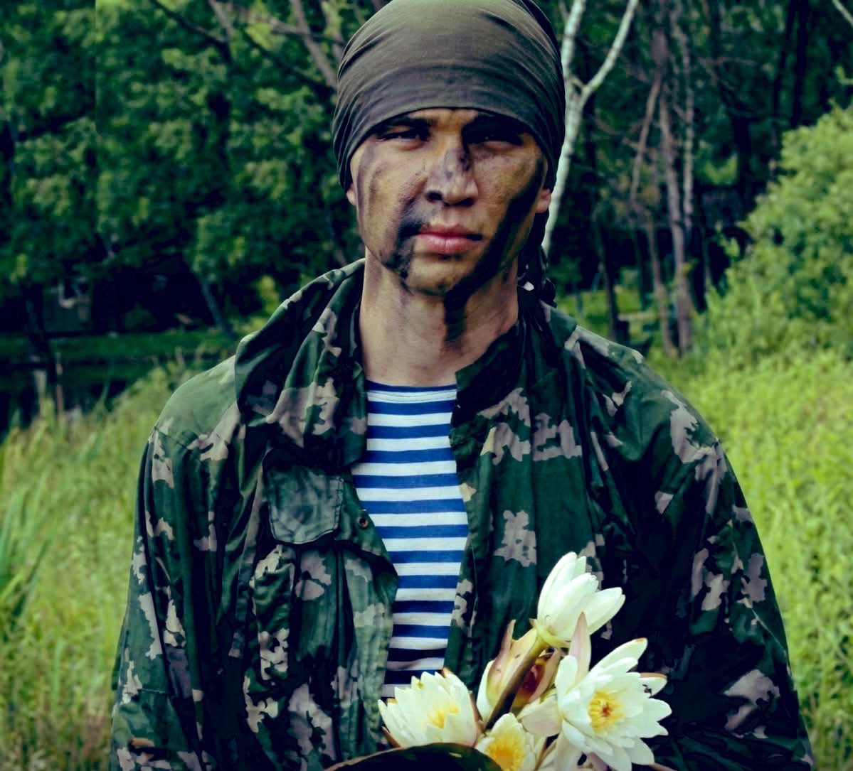 Од­ним із най­мо­лод­ших обо­рон­ців До­нець­кої фор­те­ці став 25-літ­ній хмель­ни­ча­нин Дмит­ро Івах.

18 січ­ня 2015 ро­ку стар­ший лей­те­нант 95-ої а­еро­мо­біль­ної бри­га­ди Дмит­ро Івах прий­няв свій ос­танній бій.

Вічна памʼять!