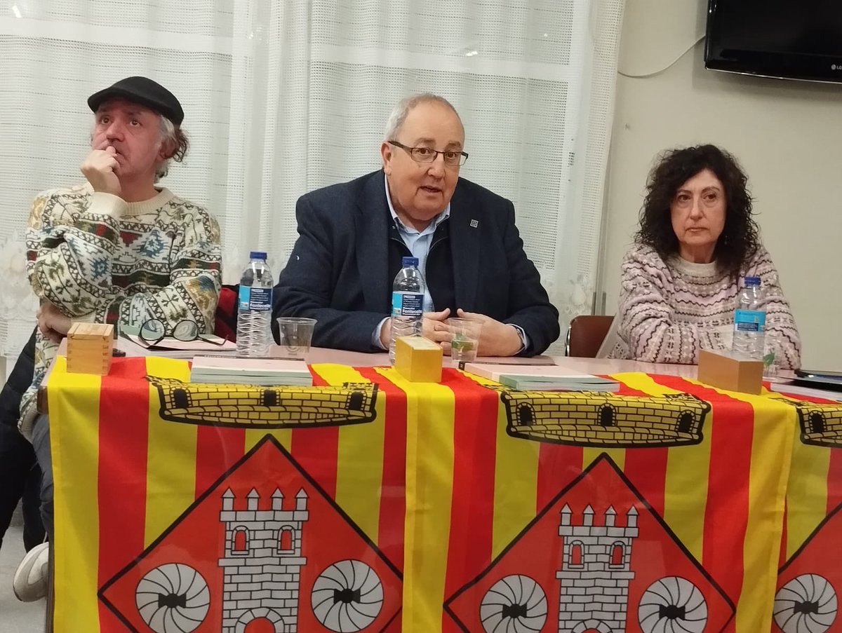 Antoni_Gelonch's tweet image. Moltissimes gràcies als veïns d Bellaguarda q, desafiant pluja i fred, ompliren ahir la sala dl Casal d’Avis Sant Marc x escoltar la presentació d la revista HORITZONS, @Horitzons2050 
Gràcies @mas_montagut x la iniciativa i pl suport constant!
Augmentar l’autoestima x fer país!