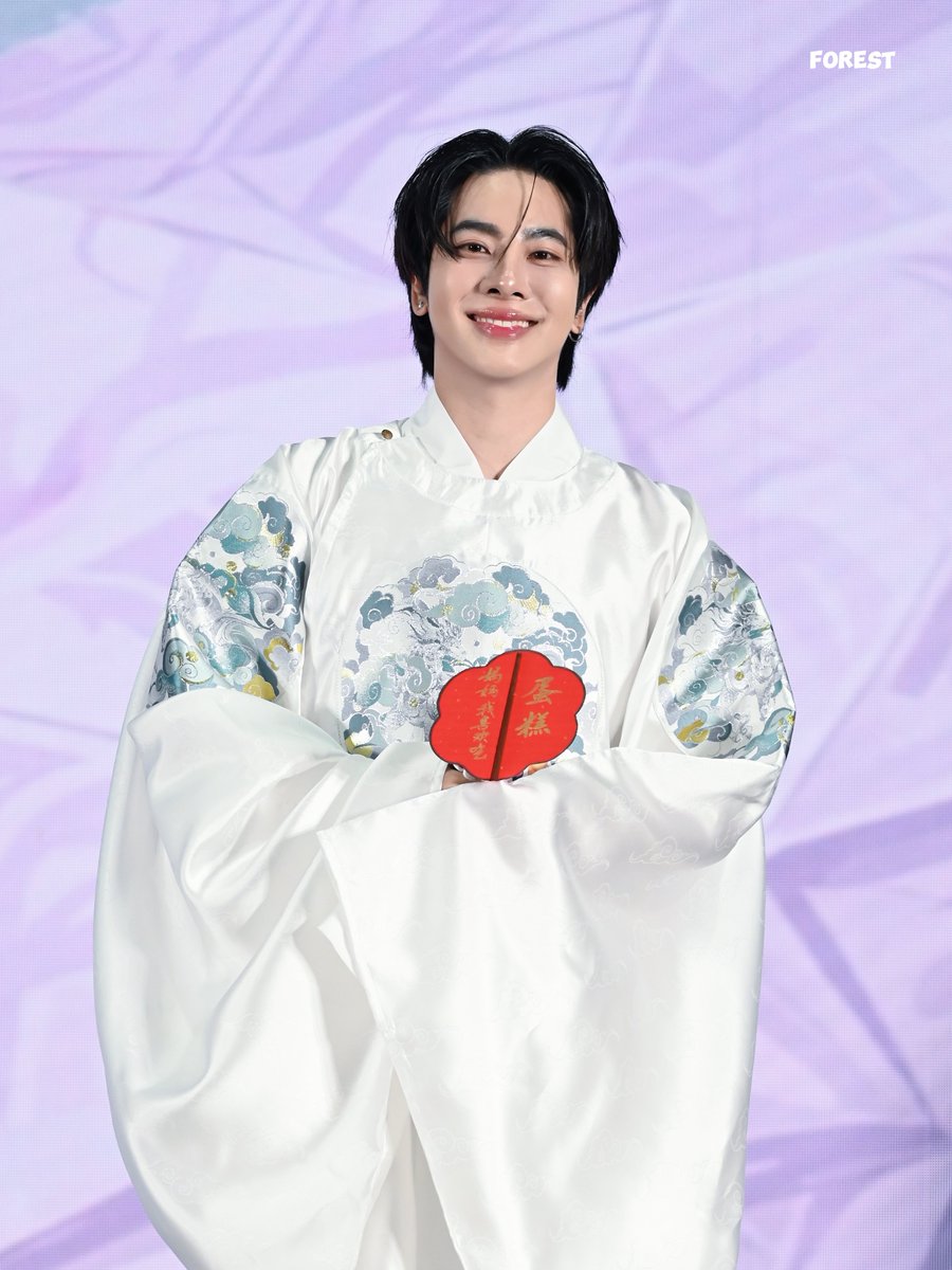 FOREST_meowww's tweet image. 礼成

Mix 1st Fan Meeting in Shanghai 

@wixxiws 

 #Mix1stFMinShanghai 
#mixxiw 
#ส่วนผสมของมิกซ์