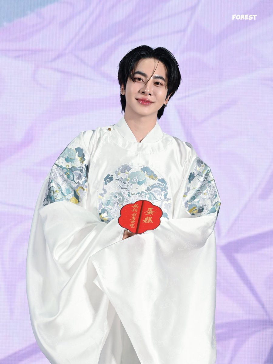 FOREST_meowww's tweet image. 礼成

Mix 1st Fan Meeting in Shanghai 

@wixxiws 

 #Mix1stFMinShanghai 
#mixxiw 
#ส่วนผสมของมิกซ์