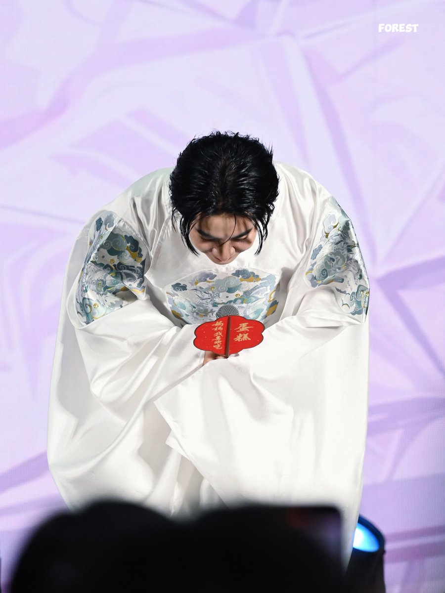 FOREST_meowww's tweet image. 礼成

Mix 1st Fan Meeting in Shanghai 

@wixxiws 

 #Mix1stFMinShanghai 
#mixxiw 
#ส่วนผสมของมิกซ์