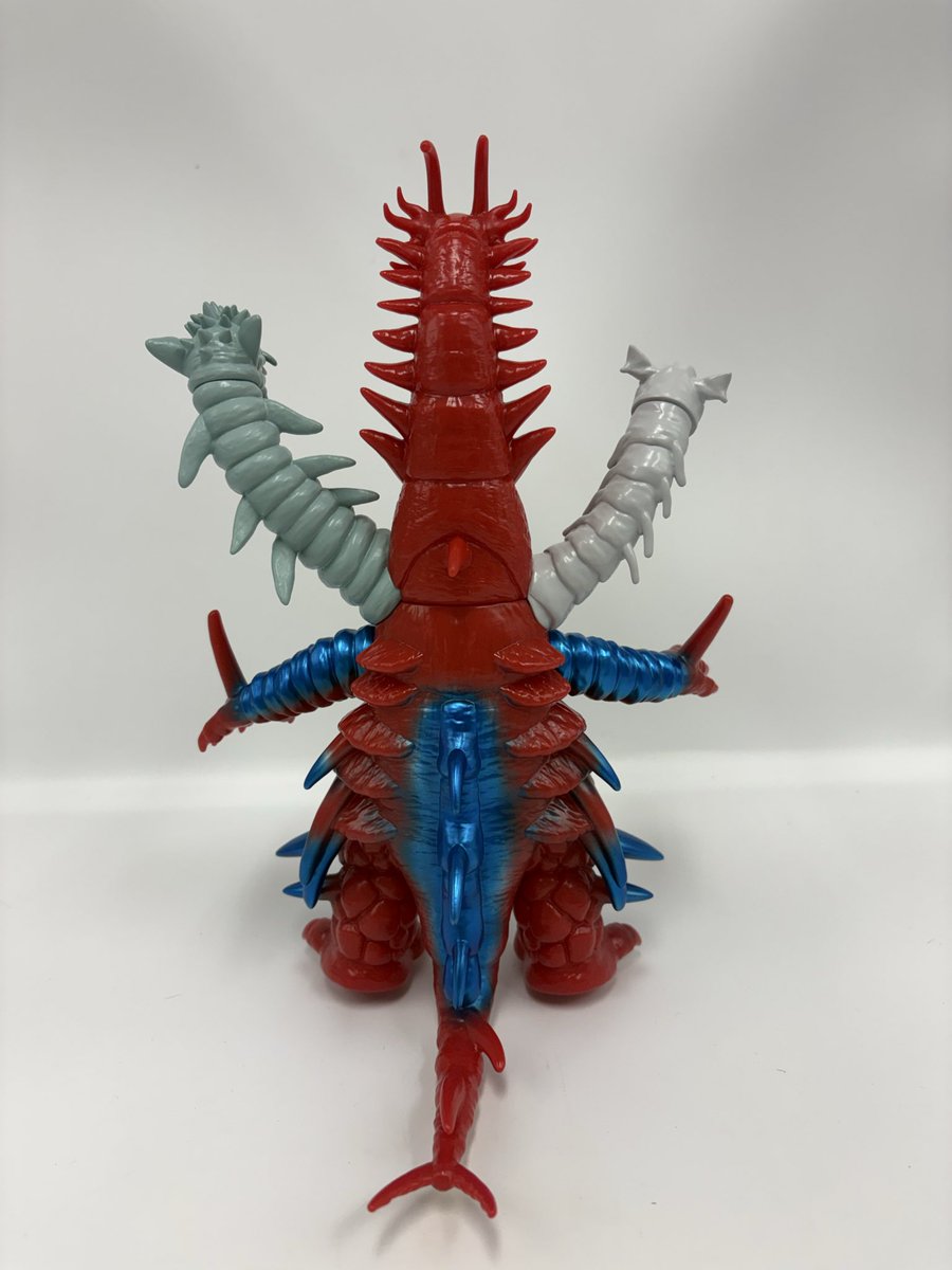 Ｙ・ＭＳＦ製 ウルトラソフビシリーズ 第15弾ウルトラマン80より『三つ首怪獣 ファイヤードラコ』
原宿のcafe まんまにて今回は先着販売を致します。
頒布価格　16500円（税込）
1/24 11時〜19時まで
1/25 11時〜19時まで
ゆっくり原型等見れますので是非ご来店お待ちしております。