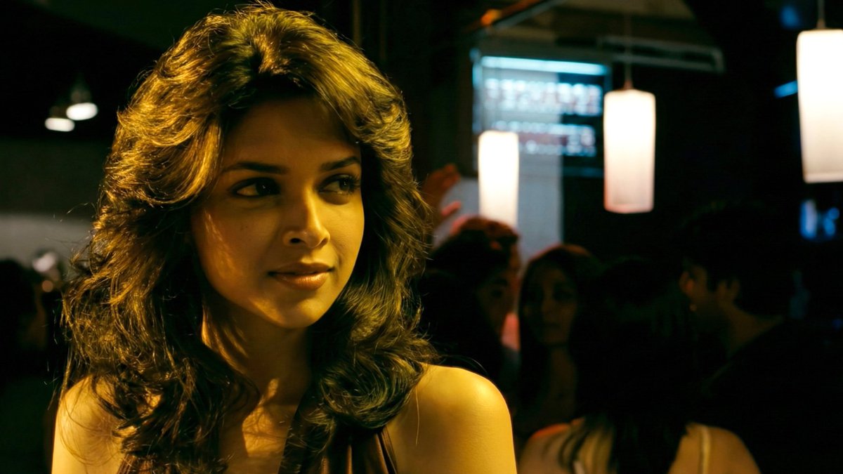 PrimeVideoIN's tweet photo. dekh ke bhi nahi ho yakeen 🥺

itni kyun hai bataa tu haseen 🥰 https://t.co/EdLOLzAAiS