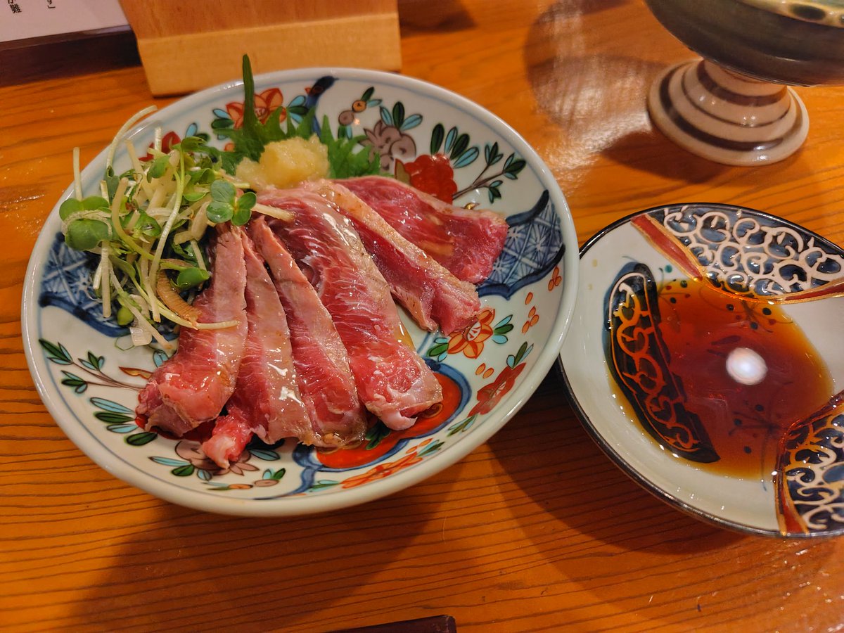 松ト麦
運良く年2回目訪問
#鶏油釜玉うどん

1月は翡翠の鶏油使用もあって
赤坂 翡翠からの連食
かけは、通常のヤワよりもさらに柔らかく
（画像でヤワらかさは伝わらない）

赤坂からは近いもので
道間違え続けても30分程度