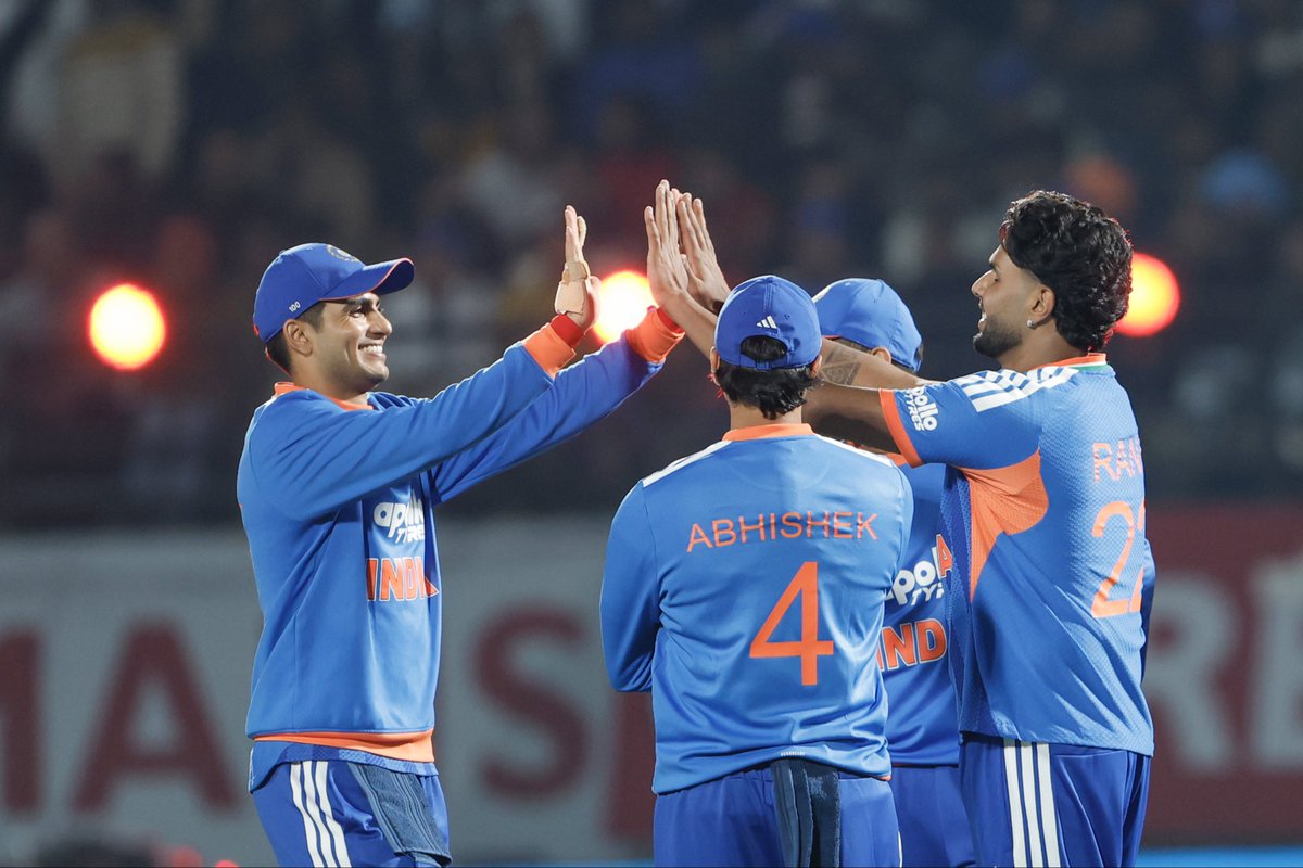 notfilter99's tweet image. India (Playing XI): Rohit Sharma, Shubman Gill(c), Virat Kohli, Shreyas Iyer, KL Rahul(w), Ravindra Jadeja, Nitish Kumar Reddy, Harshit Rana, Kuldeep Yadav, Arshdeep Singh, Mohammed Siraj

#NZvIND #Indore