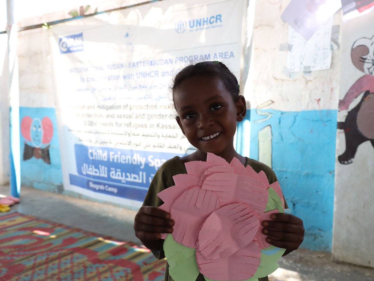 UNHCRinSudan's tweet image. In #Kassala 🇸🇩, child-friendly spaces supported by the #PROSPECTS partnership 🇳🇱 offer refugee children recreation, counseling, learning &amp;amp; protection. 

These are safe places for refugee children to play, heal &amp;amp; grow 🧸⚽🧩📚