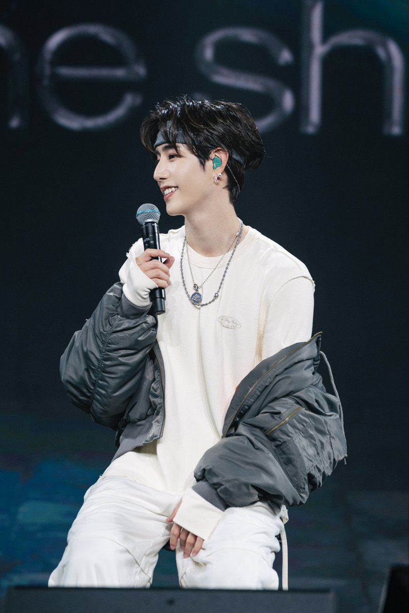 DNAmngmnt's tweet image. Silhouette: The Shape of You 
FANCON 2025-2026 
SHANGHAI 上海

Shanghai, we felt all your energy on stage last night! It was unforgettable being able to celebrate GOT7’s 12th anniversary together. Thank you for being with Mark every step of the way 💚 Can’t wait to see you all in…