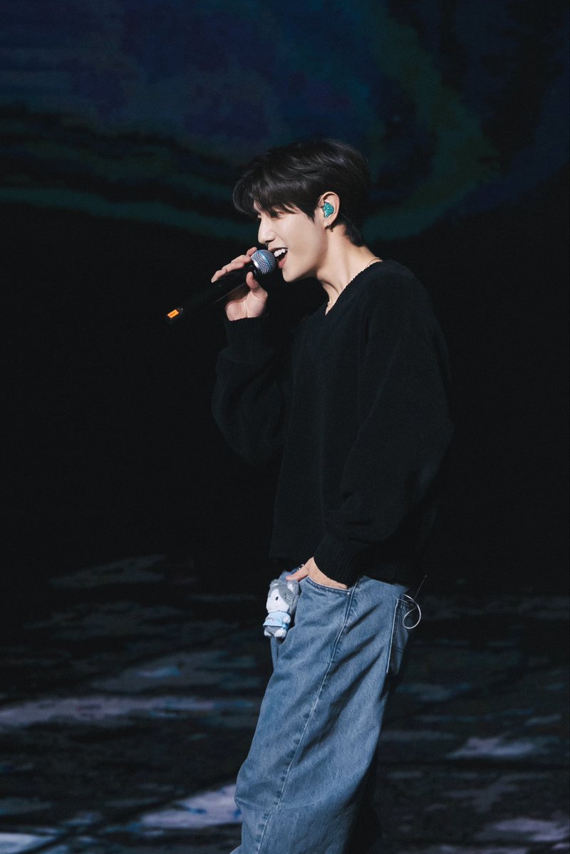 DNAmngmnt's tweet image. Silhouette: The Shape of You 
FANCON 2025-2026 
SHANGHAI 上海

Shanghai, we felt all your energy on stage last night! It was unforgettable being able to celebrate GOT7’s 12th anniversary together. Thank you for being with Mark every step of the way 💚 Can’t wait to see you all in…