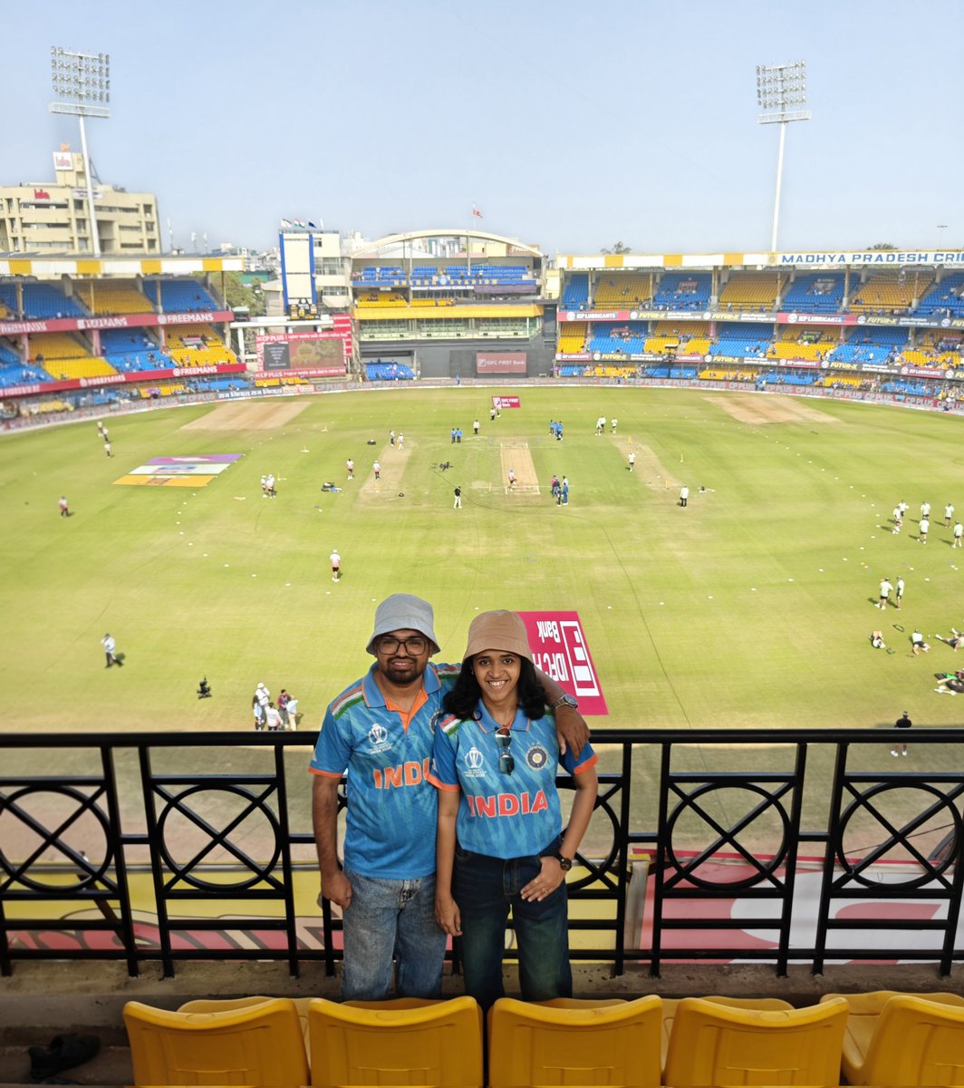 YUVI_NISH's tweet photo. Team Straight View in Indore &amp; what a fabulous vantage point to watch the series deciding action!

Getting into the stadium was a breeze &amp; the facilities so far look top notch just around the start of the game.

#INDvNZ https://t.co/hfCR9SZPNG