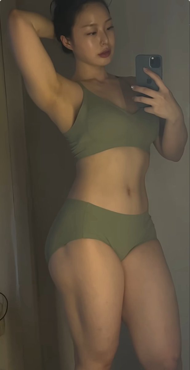 精肤（出女体育生原味） tweet media