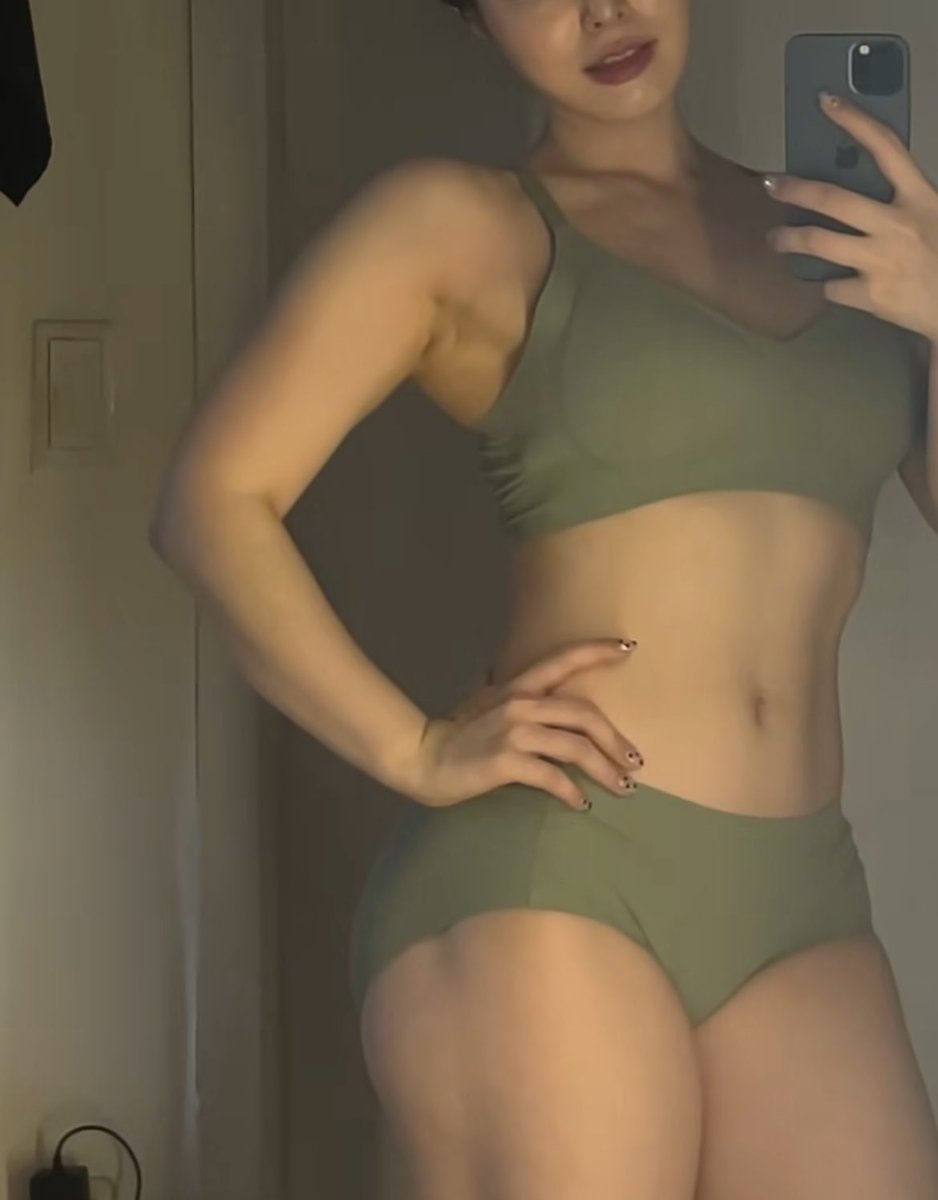 精肤（出女体育生原味） tweet media
