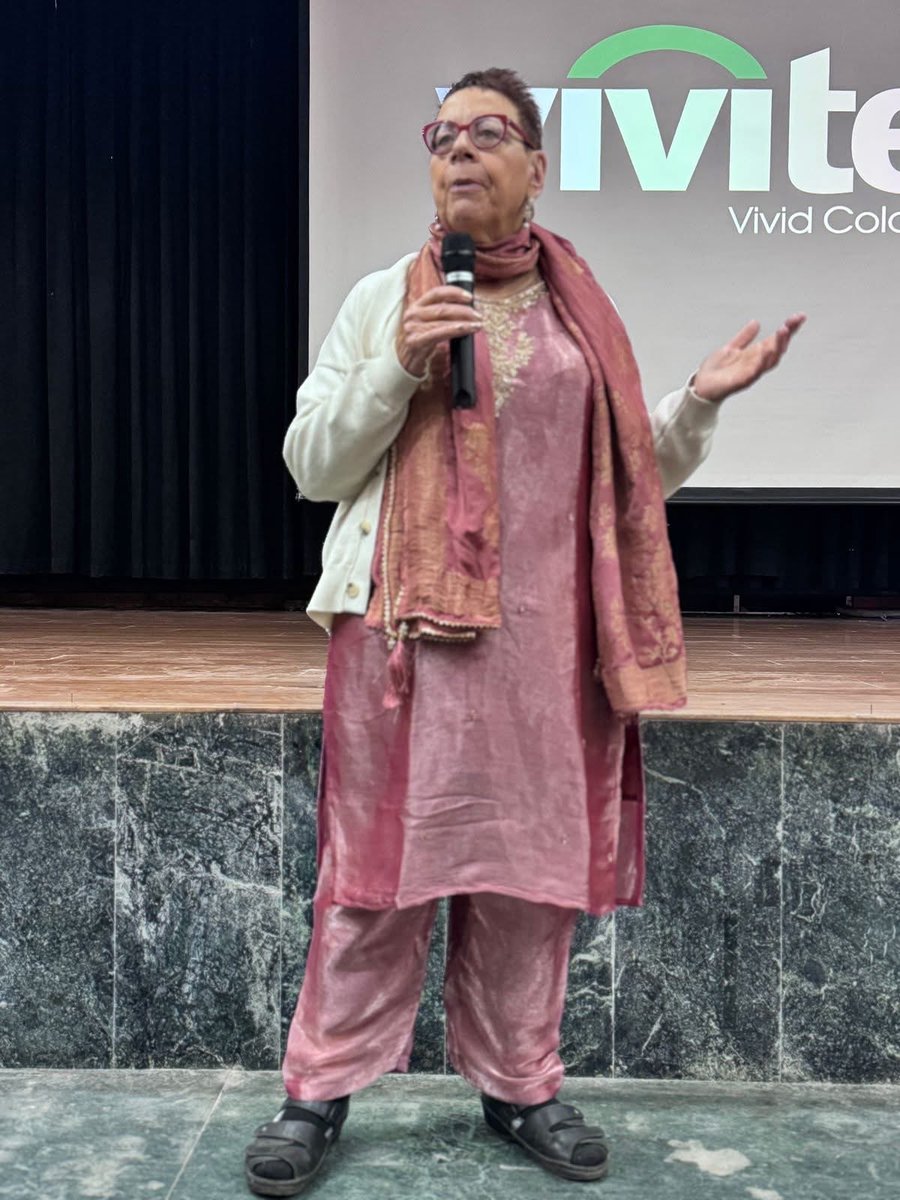 Québec in India tweet media