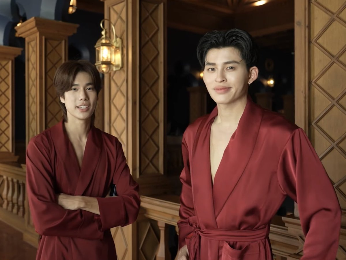 withphuwin's tweet image. i always amazed with pondphuwin size difference cuz LOOK AT THIS HELLOOO??? 😭

#MeAndTheeSeriesFinalEP