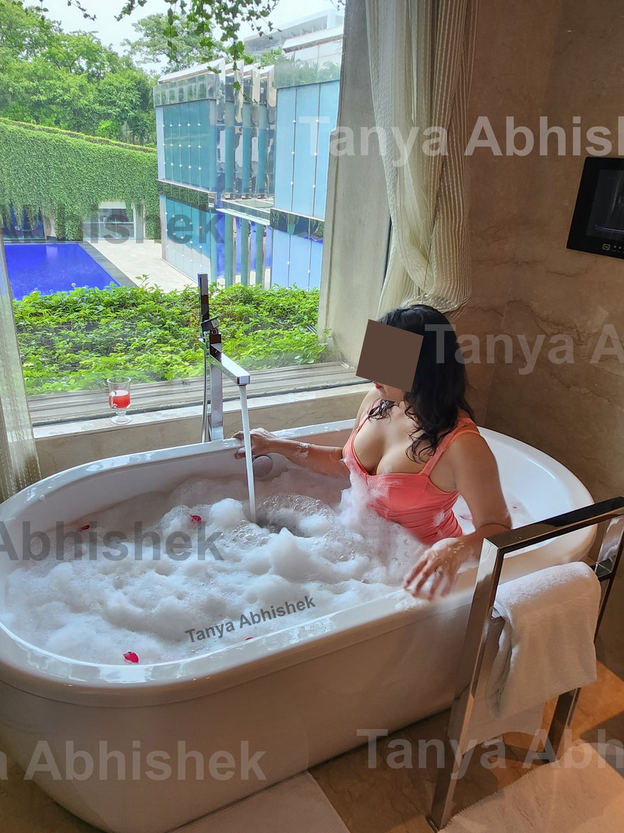 In MUMBAI today💋
#hotwife