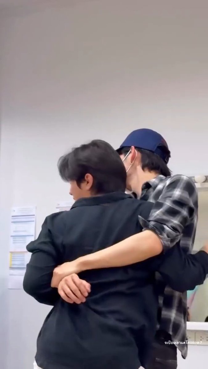 loving_fictions's tweet image. WilliamEst are being so so clingy today 😭😭🤏

#MeAndTheeSeriesFinalEP #WilliamEst